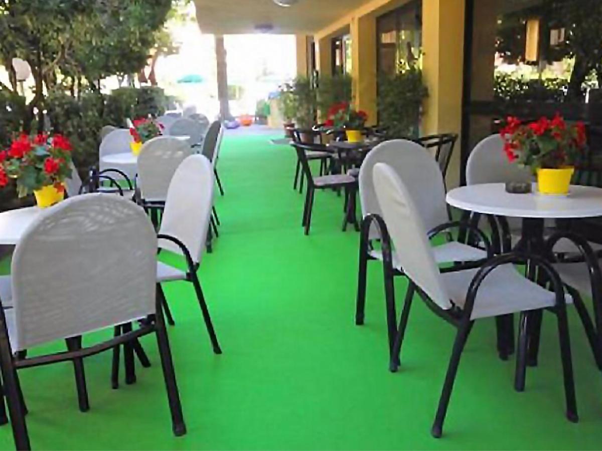 Club Hotel Residence Cesenatico Eksteriør billede