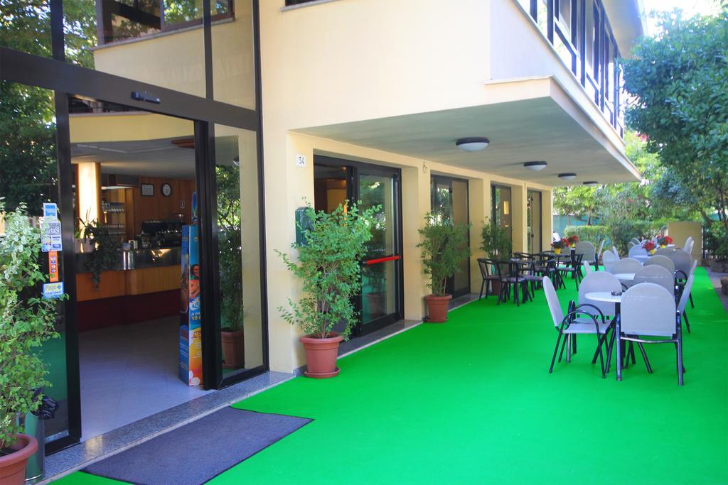 Club Hotel Residence Cesenatico Eksteriør billede