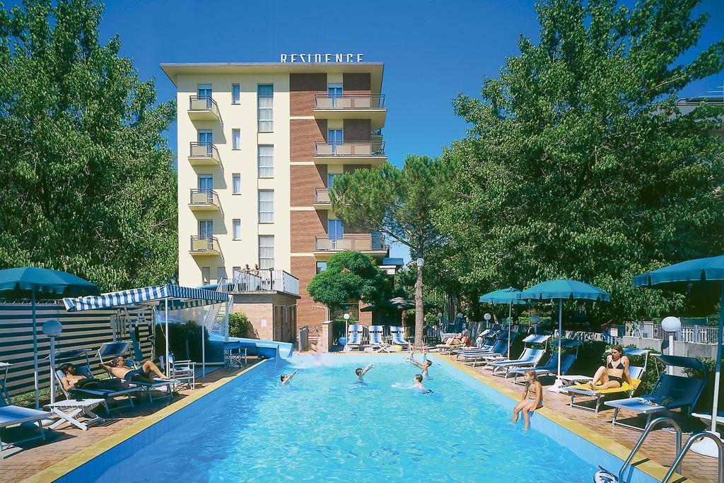 Club Hotel Residence Cesenatico Eksteriør billede
