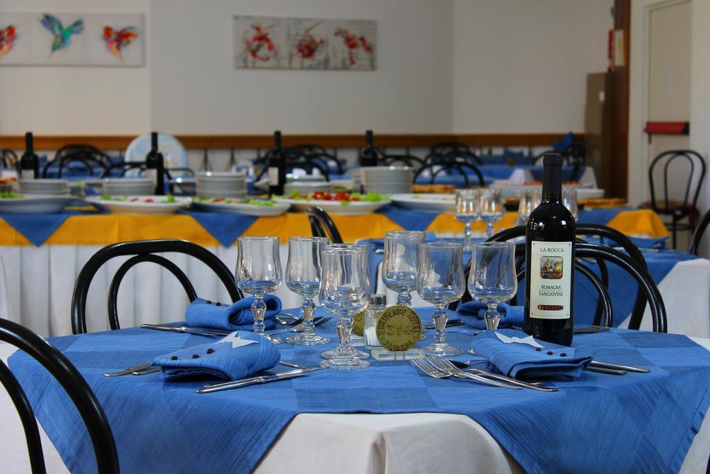Club Hotel Residence Cesenatico Eksteriør billede