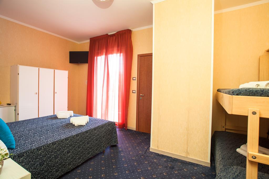 Club Hotel Residence Cesenatico Eksteriør billede